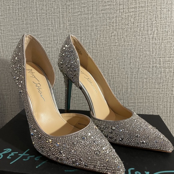 Betsey Johnson Shary pump - Picture 1 of 6